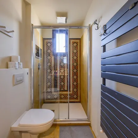 Santa Reparata's Apartman *